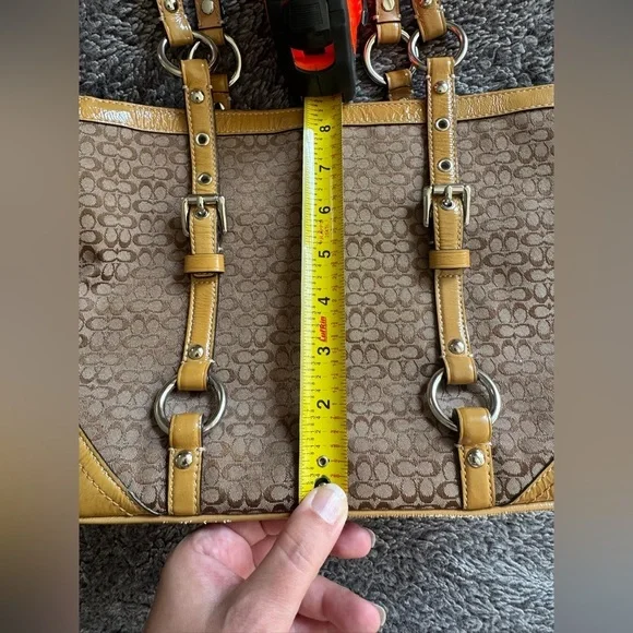 COACH Vintage Hadley Tote - Picture 8 of 16